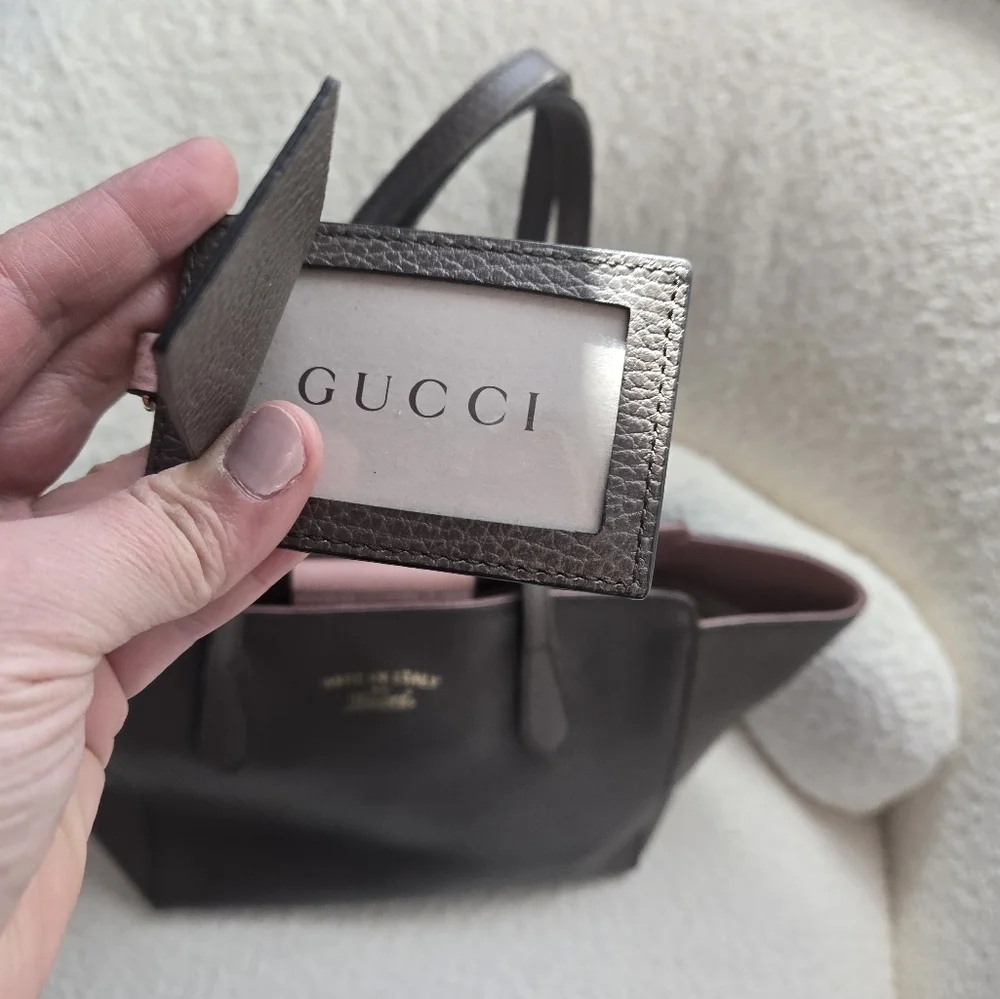 Gucci Leather Swing Tote Bag - Picture 6 of 17